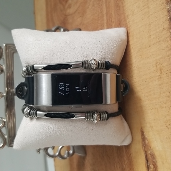 Fitbit Charge 2 Bundle With 7 Interchangeable Bands and USB Charger. - Picture 9 of 16
